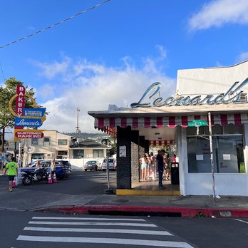 Leonard's Bakery - Outside - Bakeries Near Me - Honolulu, Hawaii