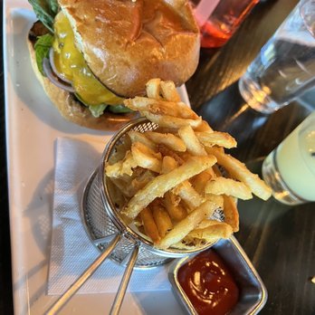 Isabella's Kitchen - Burger and fries. Looks much better than it tasted. Just average - Italian Near Me - Scottsdale, Arizona