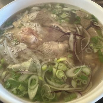 AL PHO - Pho with beef tendon and tripe - Vietnamese Near Me - Santa Maria, California AL PHO - Pho with beef tendon and tripe - Vietnamese Near Me - Santa Maria, California