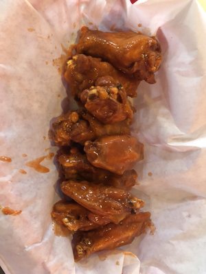 Haywood Lounge Best wings AVL. by null