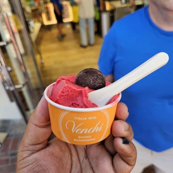 Venchi - Gelato Near Me - Glendale, California