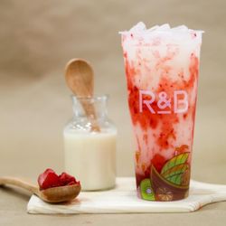 R&B Tea - Strawberry horchata latte