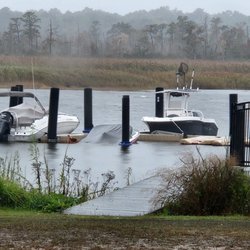 River Beach Campground & Marina - Sunk nobody cares.....