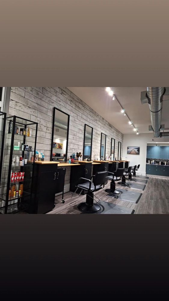 Lala Hair Salon Logo