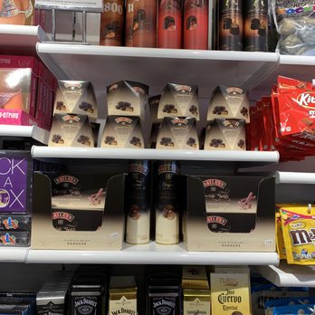 IT'SUGAR - Candy Stores Near Me - Monterey, California