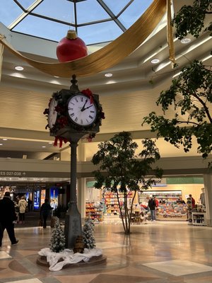 Milwaukee Mitchell International Airport by null