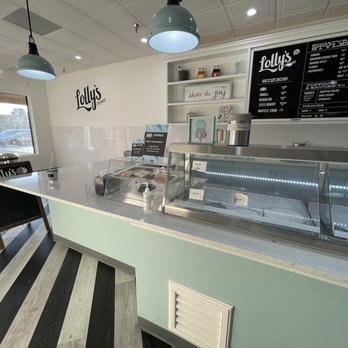 Lolly's Creamery - Interior - Desserts Near Me - Virginia Beach, Virginia