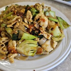 Family Thai Restaurant - Pad See Ew
