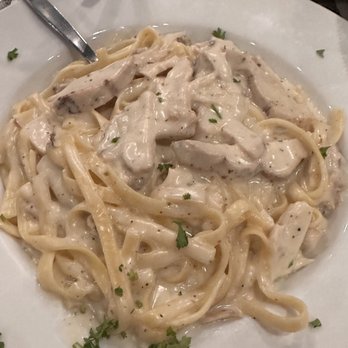 Ippolito's - Chicken Alfredo - Italian Near Me - Suwanee, Georgia Ippolito's - Chicken Alfredo - Italian Near Me - Suwanee, Georgia