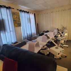 Hood River Salt Cave - Side angel look across our FROH Wellness Spa where spa groups nap to reset their wellness and nervous systems. Text 541.340.4606 for details