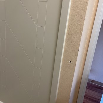 La Quinta by Wyndham Hobbs - Wider view near the bathtub - Hotels Near Me - Hobbs, New Mexico