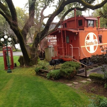 Featherbed Railroad - Bed & Breakfast Near Me - Upper Lake, California