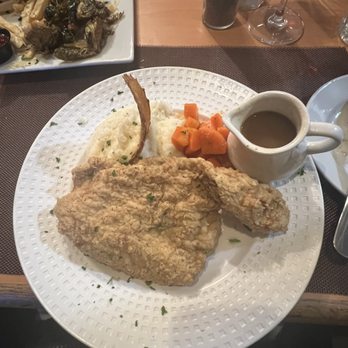 Hamrock's Restaurant - Gluten free southern fried chicken, mashed potatoes, honey chili carrots - New American Near Me - Fairfax, Virginia Hamrock's Restaurant - Gluten free southern fried chicken, mashed potatoes, honey chili carrots - New American Near Me - Fairfax, Virginia