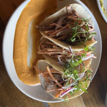 District Kitchen & Cocktails - Street Tacos - New American Near Me - Austin, Texas
