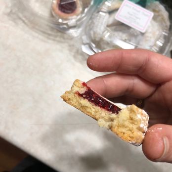 Jen's Sweet Treats - Cupcakes Near Me - Cudahy, Wisconsin