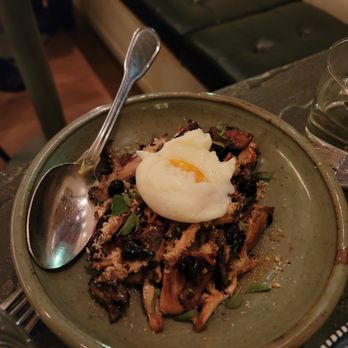 Bateau - Roasted mixed mushrooms, definitely order this, so good - Steakhouses Near Me - Seattle, Washington
