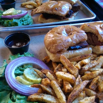 Armadillo Willy's BBQ - Brisket sandwich - Barbeque Near Me - Dublin, California