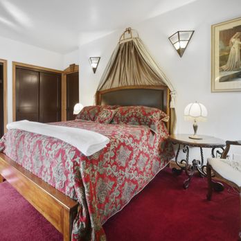 High Rock Castle - Juliet Suite - Venues & Event Spaces Near Me - Monroe, Washington