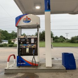 Amoco Franklin - Amoco gas pumps, covered