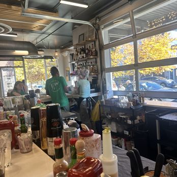 Four Friends Kitchen - Bar area - Southern Near Me - Denver, Colorado