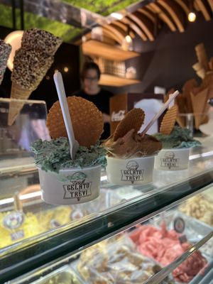 Gelato in Trevi by null