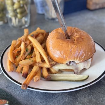 Cardellino - Burger - bacon onion jam, oven roasted tomato, taleggio cheese, aioli, challah bun, fries - Italian Near Me - San Diego, California Cardellino - Burger - bacon onion jam, oven roasted tomato, taleggio cheese, aioli, challah bun, fries - Italian Near Me - San Diego, California