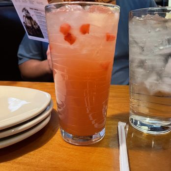 Outback Steakhouse - Kiwi Strawberry Lemonade - Steakhouses Near Me - Henderson, Nevada