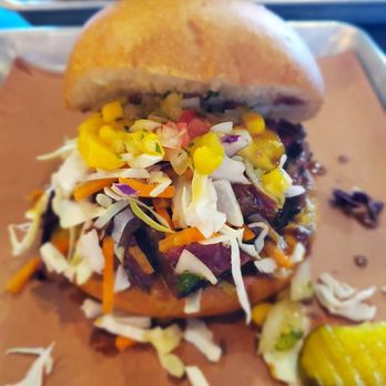 Hickory & Spice - Pulled pork sandwich with mango coleslaw - Barbeque Near Me - Orange, California Hickory & Spice - Pulled pork sandwich with mango coleslaw - Barbeque Near Me - Orange, California