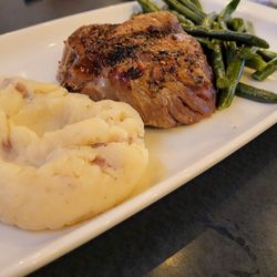 Applebee's Grill + Bar - 9oz sirloin