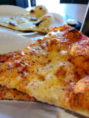 Guido's original NY Style pizzeria downtown by null