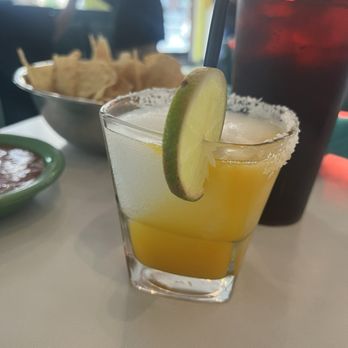 Uno Mas - Frozen mango margarita - Tex-Mex Near Me - Dallas, Texas