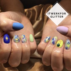 I Twerk For Glitter Nail Artist - Gel Manicure with Nail Art Moderate