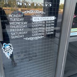 Instinktive Tattoo - Hours or operation.
