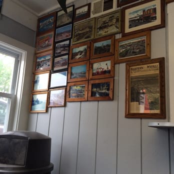 Hingham Lobster Pound - Seafood Markets Near Me - Hingham, Massachusetts