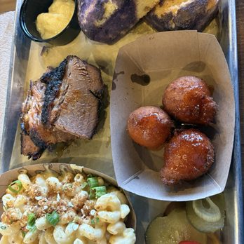 SMKD BBQ - Marble cornbread, brisket, Mac and cheese, sweet potato hush puppies and house made pickles - American Near Me - Henderson, Nevada SMKD BBQ - Marble cornbread, brisket, Mac and cheese, sweet potato hush puppies and house made pickles - American Near Me - Henderson, Nevada