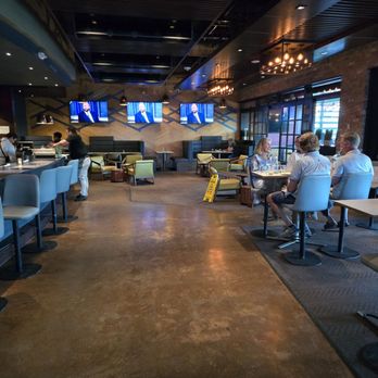 Upstairs Bar & Lounge - Lounges Near Me - Houston, Texas