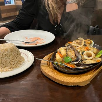 Thai Classic In Paso - sizzling seafood platter w/ brown rice - Thai Near Me - Paso Robles, California