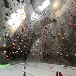 Boulder Rock Club - Auto belays + top roping