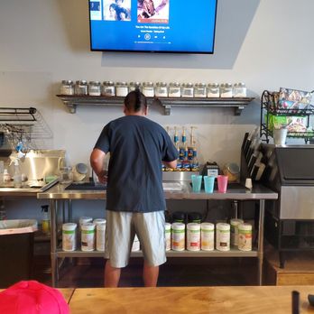Lit Nutrition - Manny doing some Herbalife magic while listening to some Motown! - Vitamins & Supplements Near Me - Leland, North Carolina Lit Nutrition - Manny doing some Herbalife magic while listening to some Motown! - Vitamins & Supplements Near Me - Leland, North Carolina