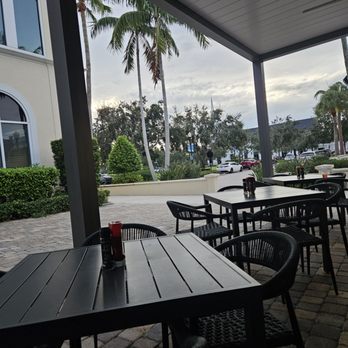 Spiro's Taverna - Outdoor seating - Greek Near Me - Port St. Lucie, Florida