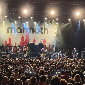 Brooklyn Paramount Theater - Music Venues Near Me - Brooklyn, New York