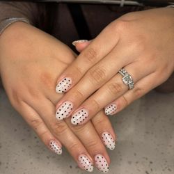 Gaia Nails - Trendy Polkadot Nails