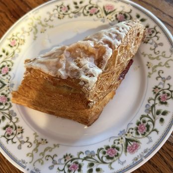 Tatte Bakery & Cafe | Reston - Strawberry turnover - Coffee & Tea Near Me - Reston, Virginia