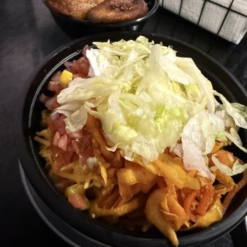Island Breeze Bistro - Jerk chicken half bowl everything - Caribbean Near Me - Lebanon, Tennessee
