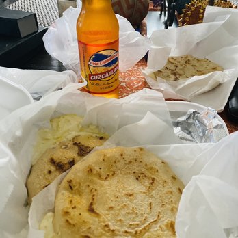 El Guaniquito Restaurant - Pupussa and a soda - Salvadoran Near Me - Los Angeles, California El Guaniquito Restaurant - Pupussa and a soda - Salvadoran Near Me - Los Angeles, California