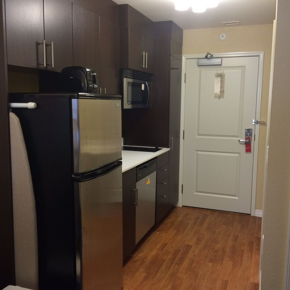 TownePlace Suites by Marriott Red Deer - Kitchenette - Hotels Near Me - Red Deer, Alberta TownePlace Suites by Marriott Red Deer - Kitchenette - Hotels Near Me - Red Deer, Alberta