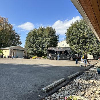 James River Cellars Winery - Food Truck Cousins Maine Lobster - Wineries Near Me - Glen Allen, Virginia James River Cellars Winery - Food Truck Cousins Maine Lobster - Wineries Near Me - Glen Allen, Virginia