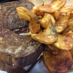 Lonestar Restaurant - Reuben