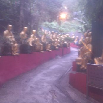 萬佛寺 - Buddhist Temples Near Me - Hong Kong, HK
