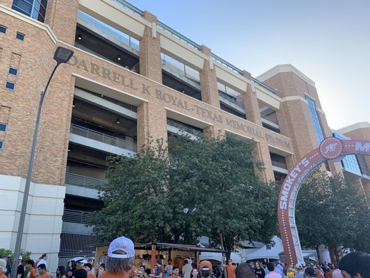 Darrell K Royal Texas Memorial Stadium by null
